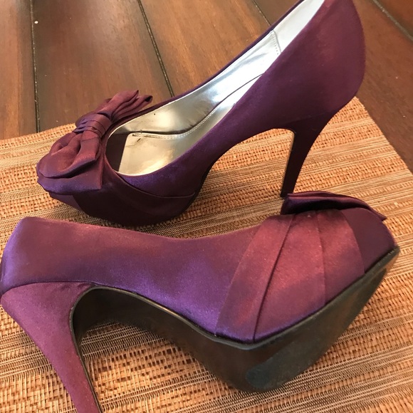 Purple Satin Lulu Townsend Size 8 High Heels - Picture 4 of 4